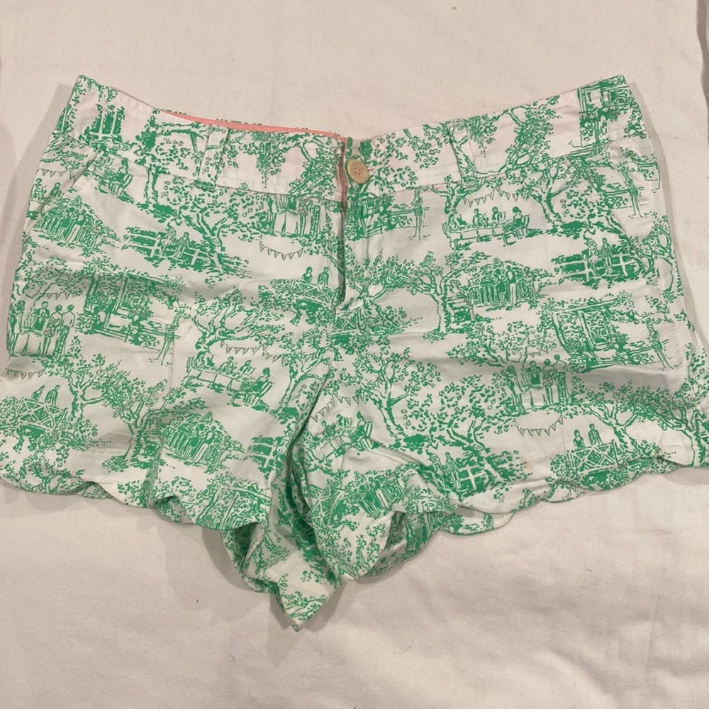 Lilly Pulitzer green and white scallop shorts
